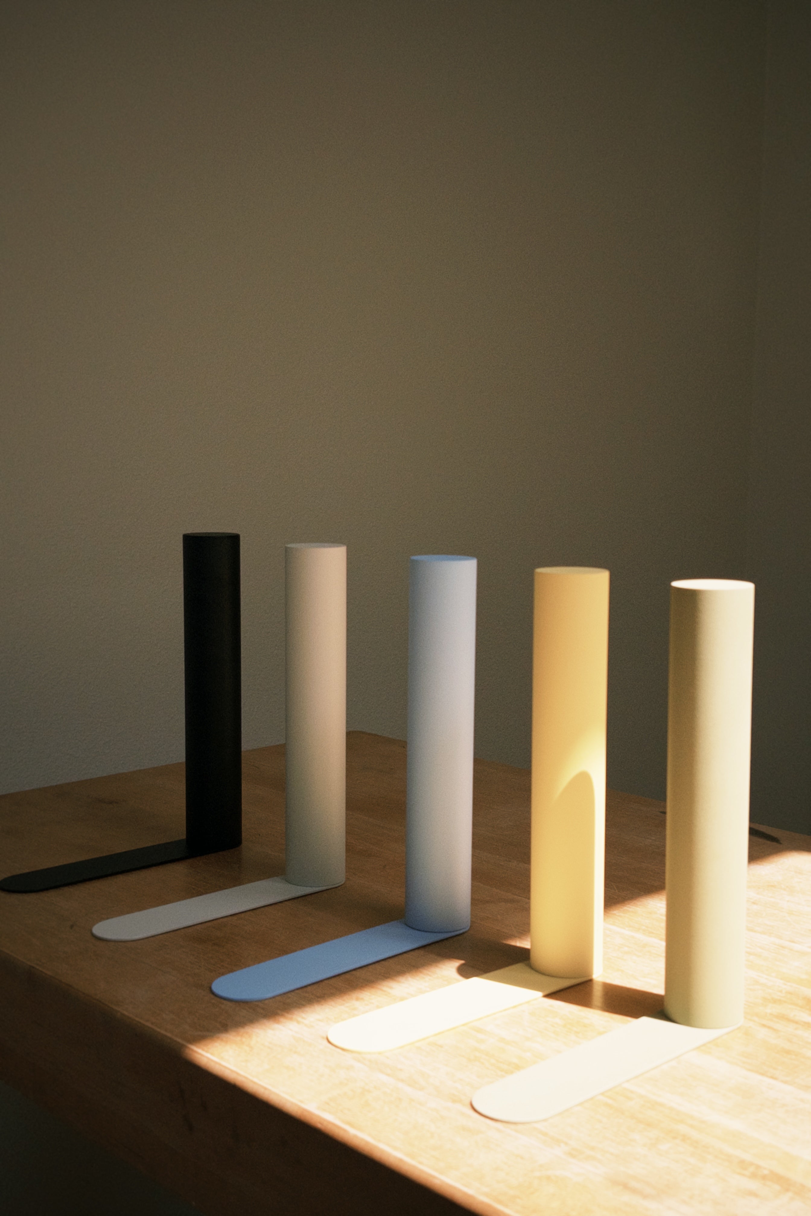 Esaila Slim Bookend
